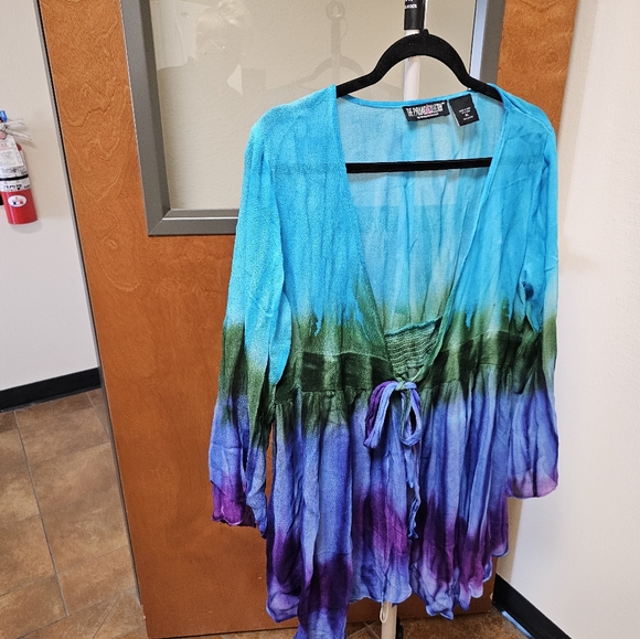 The pyramid collection tie dyed tie front top - Picture 5 of 5
